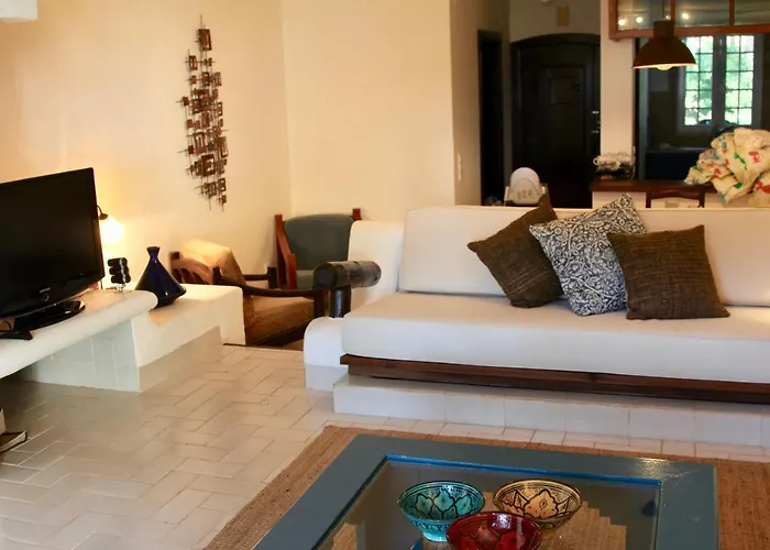 Authentic & Tranquil Vila